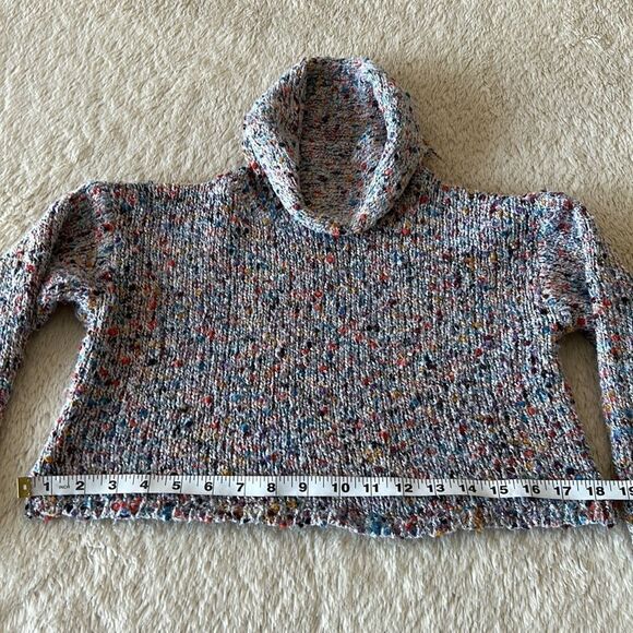 Chelsea and Violet turtleneck size small - Picture 9 of 16